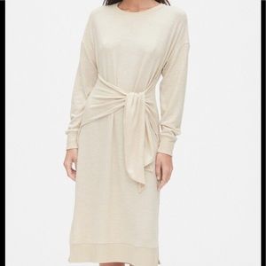 GAP NWT Softspun tie- waist sweater midi dress